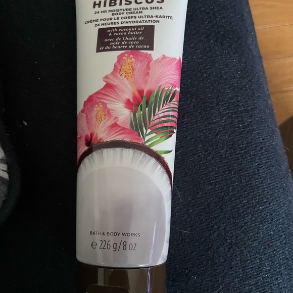 Lily and green tea Shea body cream - Picture 6 of 10